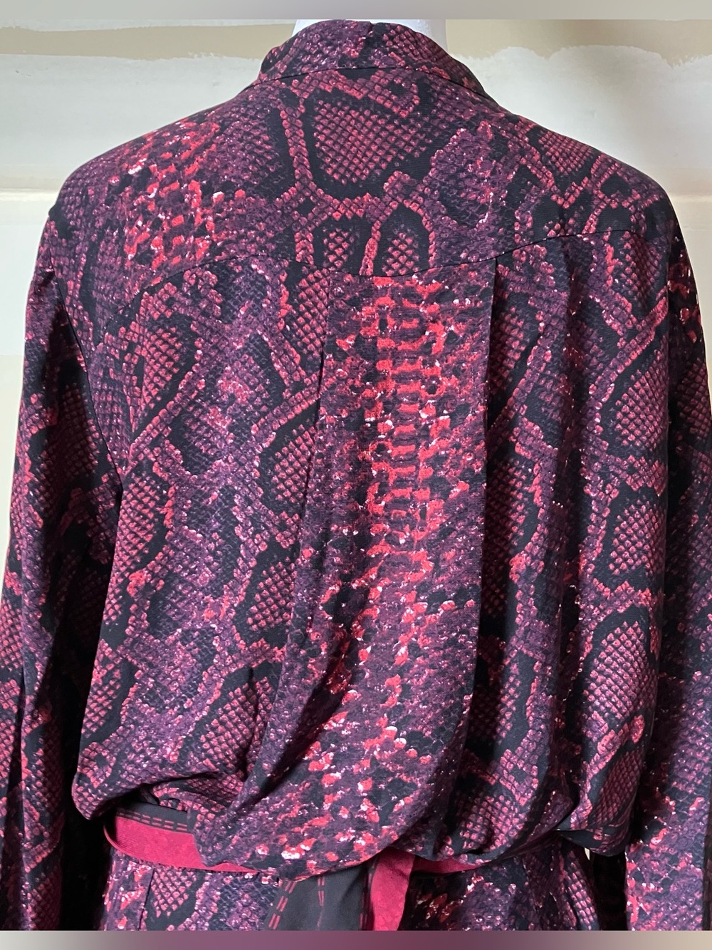 Reiss Aurora Burgundy Snake Print Flippy Belted Knee Length Dress size 10 - Picture 10 of 10
